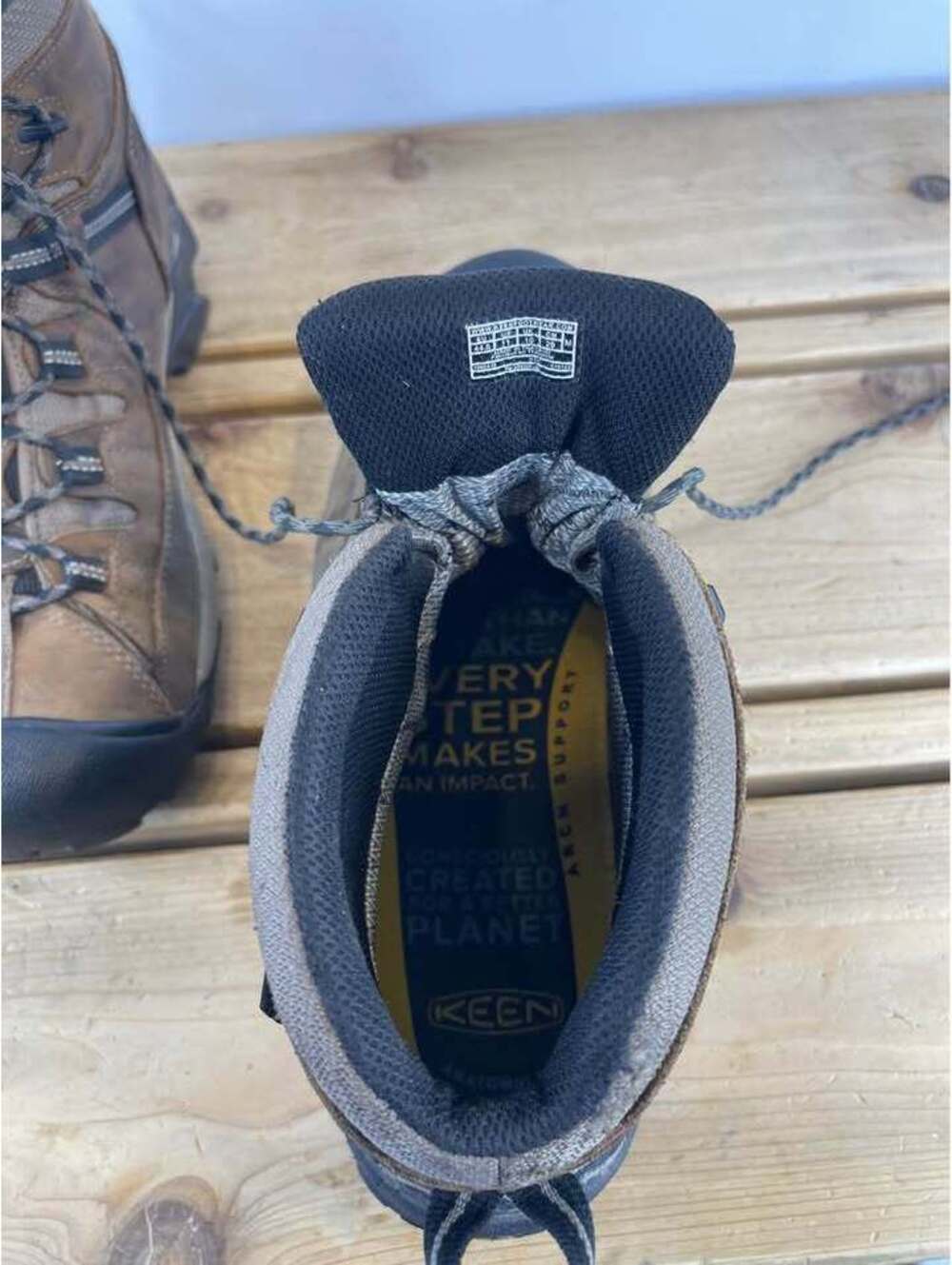 KEEN Targhee II Mid Waterproof Hiking Boots Men's Size 11 - Picture 9 of 10